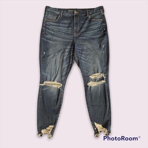 Distressed AE Curvy Hi-Rise Jeggings